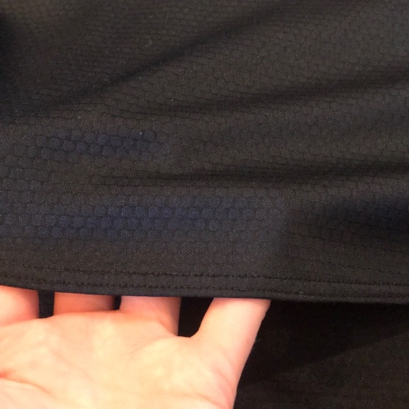 black sleeveless athletic top - Picture 2 of 3